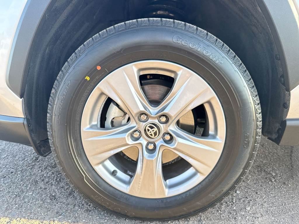 Thumbnail: 2024 Toyota RAV4 - 8