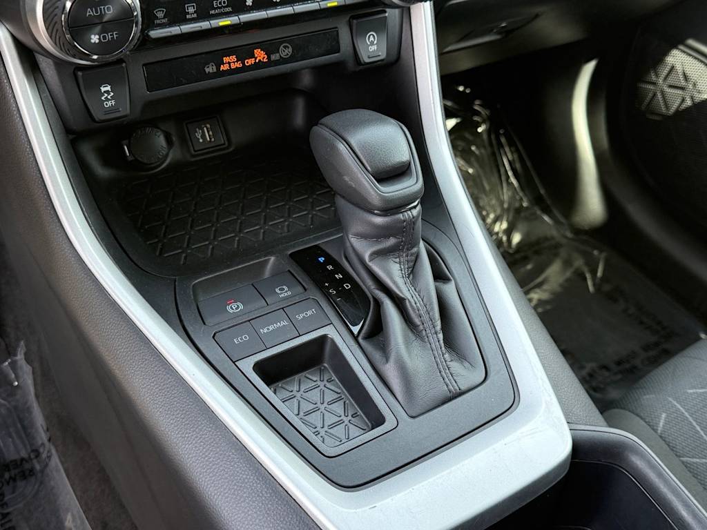 Thumbnail: 2024 Toyota RAV4 - 16