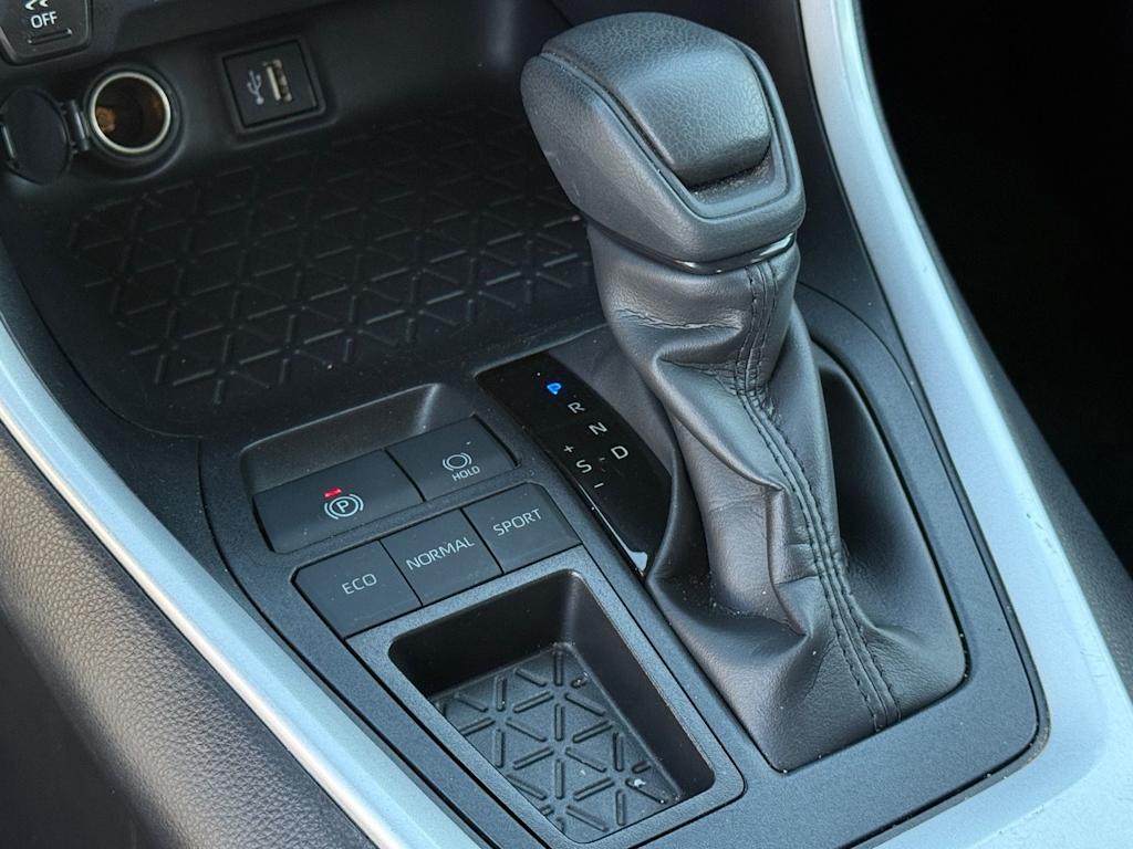 Thumbnail: 2025 Toyota RAV4 - 12