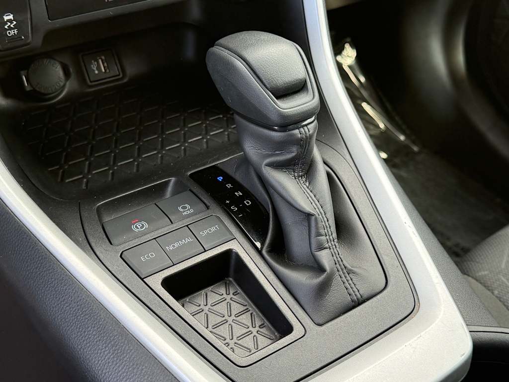 Thumbnail: 2025 Toyota RAV4 - 14