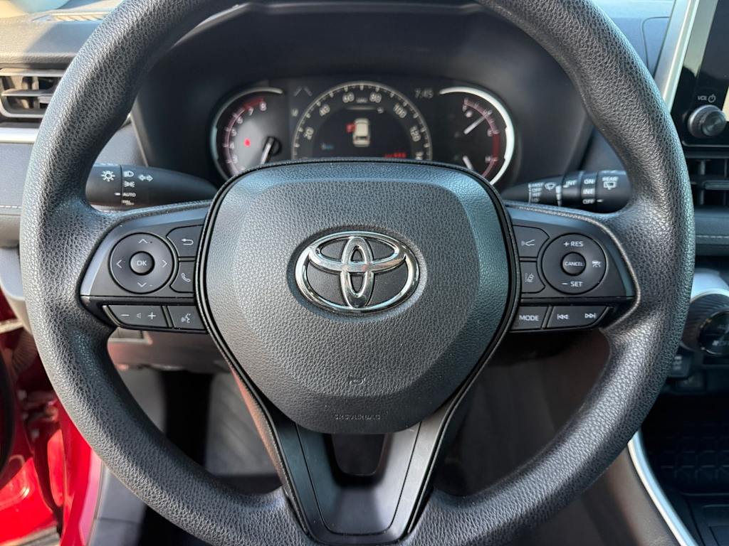 Thumbnail: 2025 Toyota RAV4 - 24