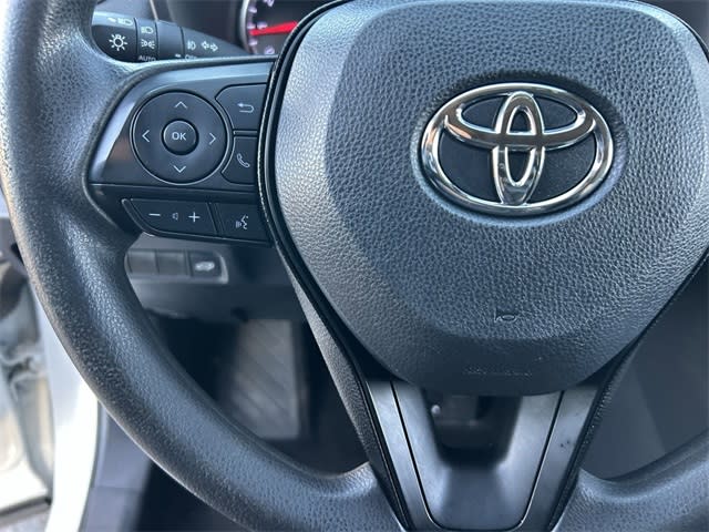 2019 Toyota RAV4 XLE 26