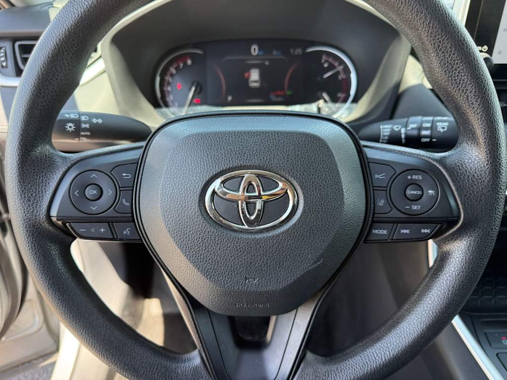 Thumbnail: 2025 Toyota RAV4 - 23