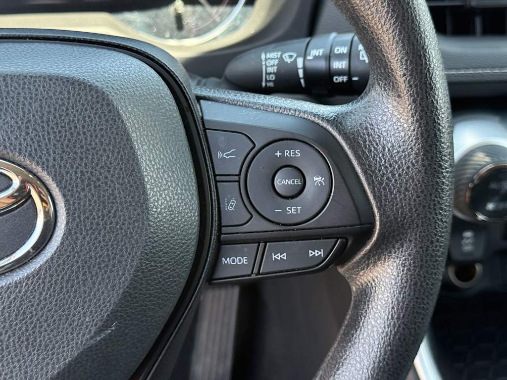 Thumbnail: 2025 Toyota RAV4 - 25