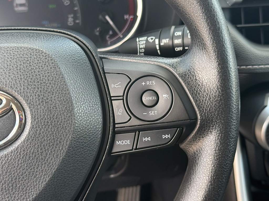 Thumbnail: 2025 Toyota RAV4 - 23