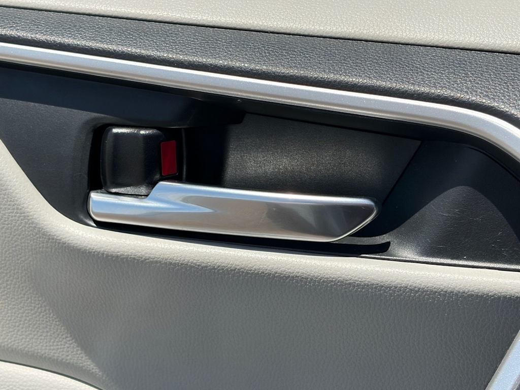 Thumbnail: 2022 Toyota RAV4 - 15