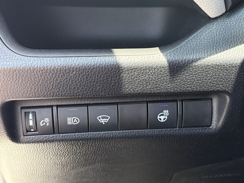 Thumbnail: 2022 Toyota RAV4 - 16