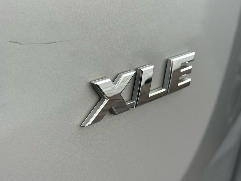 Thumbnail: 2015 Toyota RAV4 - 10