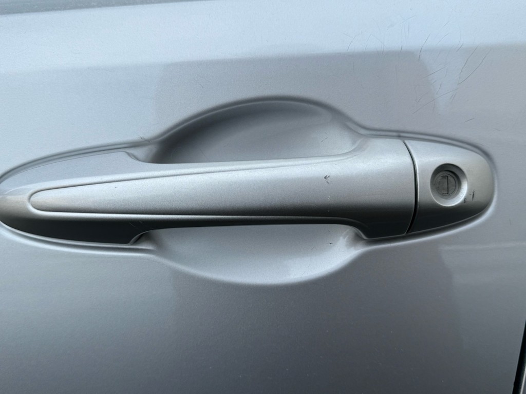 Thumbnail: 2015 Toyota RAV4 - 17