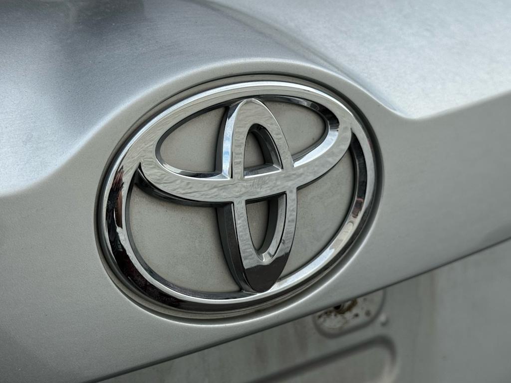 Thumbnail: 2015 Toyota RAV4 - 11