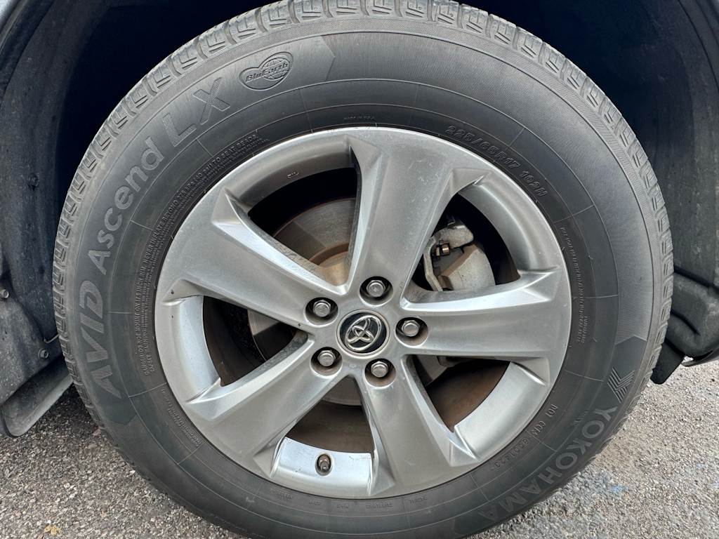 Thumbnail: 2015 Toyota RAV4 - 6