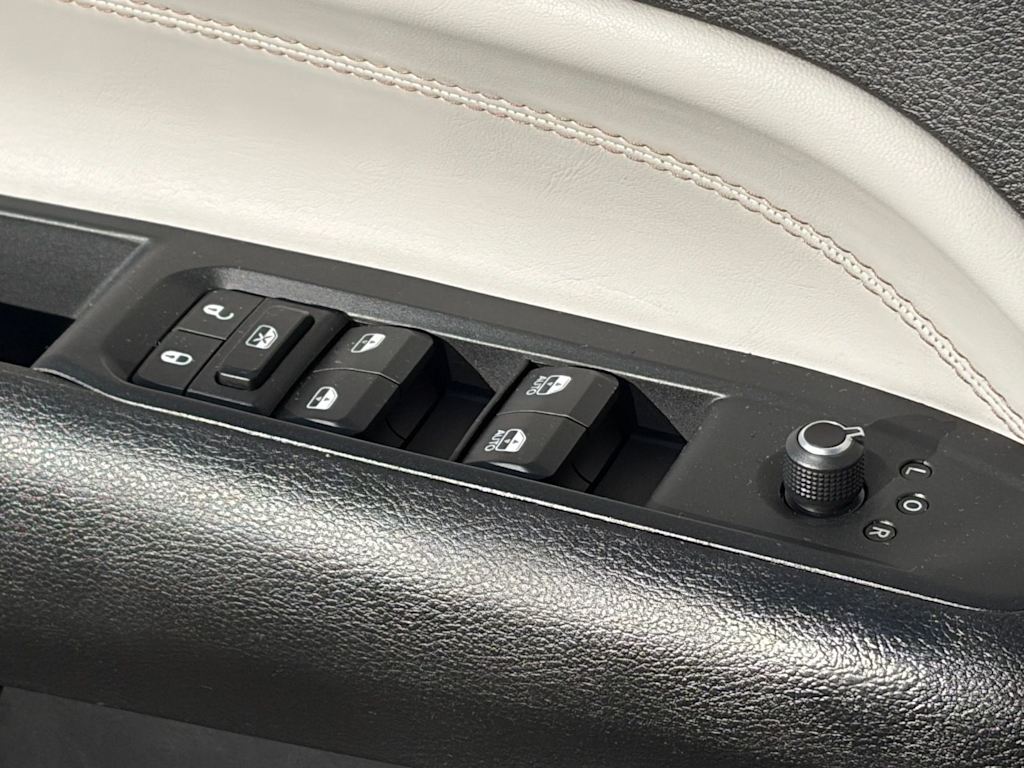 Thumbnail: 2024 Jeep Compass - 21
