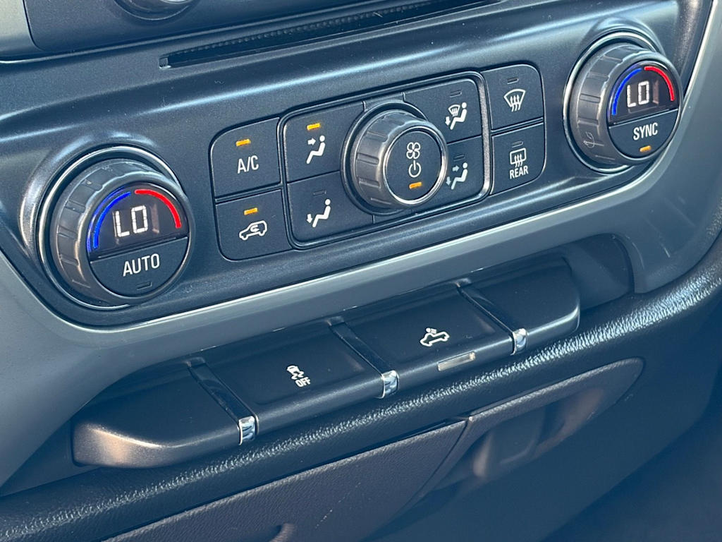 Thumbnail: 2017 Chevrolet Silverado 1500 - 23