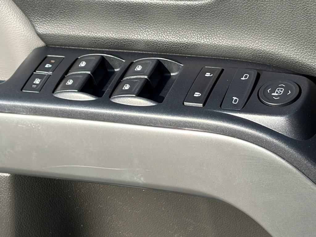 Thumbnail: 2017 Chevrolet Silverado 1500 - 17