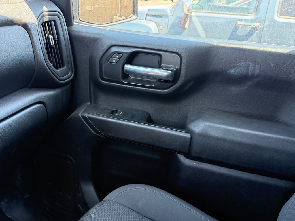 Thumbnail: 2021 Chevrolet Silverado 1500 - 23