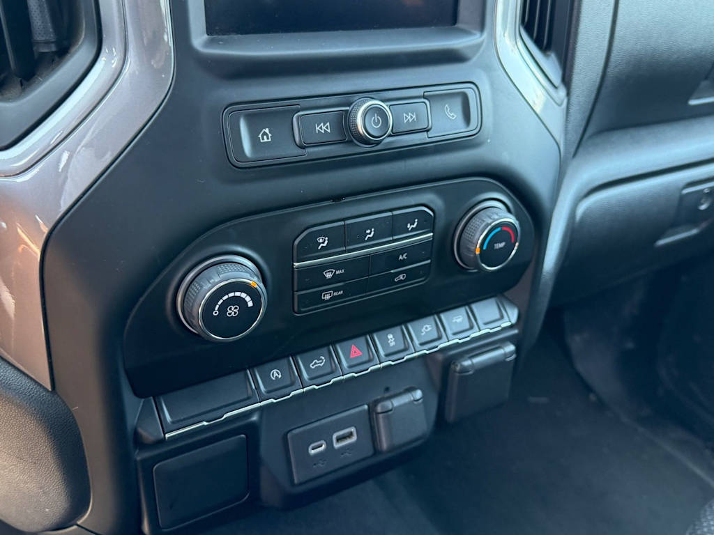 Thumbnail: 2021 Chevrolet Silverado 1500 - 22
