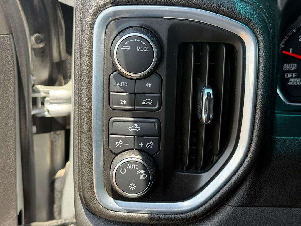 Thumbnail: 2021 Chevrolet Silverado 1500 - 28