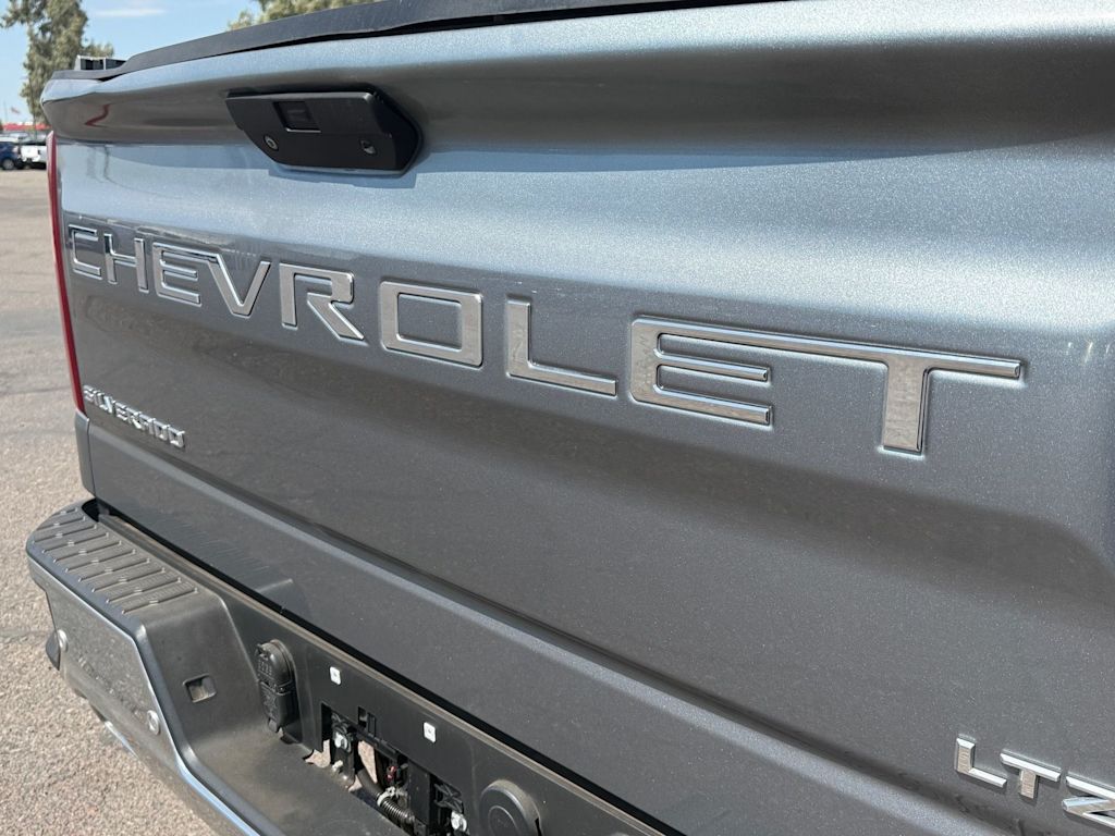 Thumbnail: 2021 Chevrolet Silverado 1500 - 15