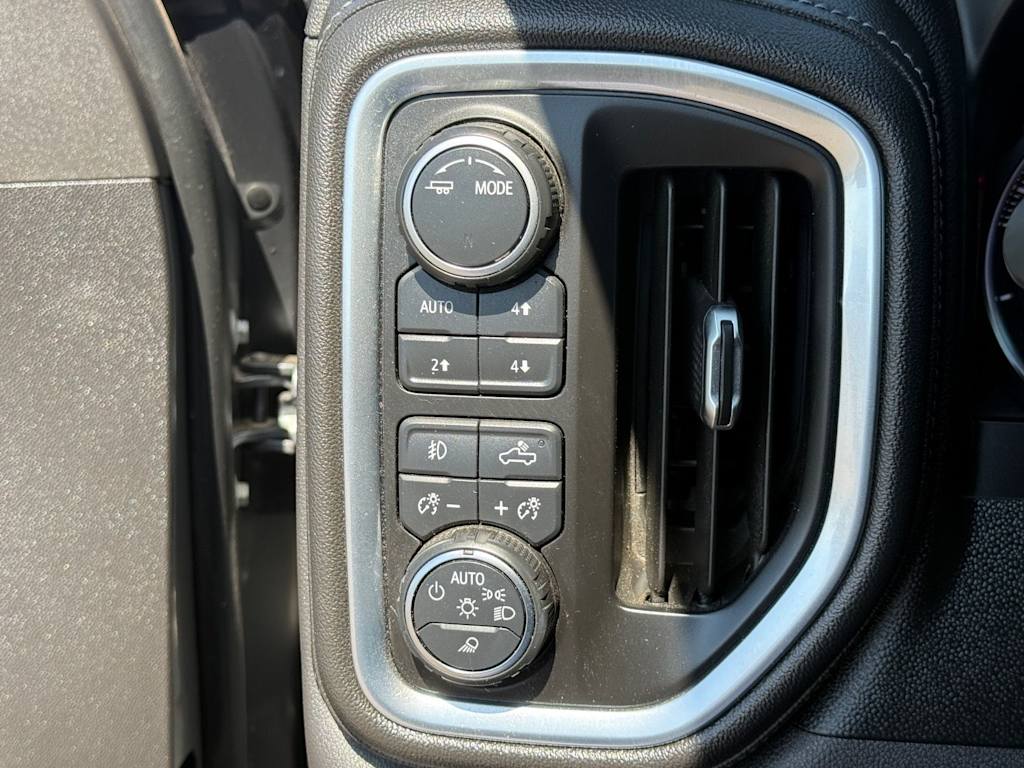 Thumbnail: 2021 Chevrolet Silverado 1500 - 10