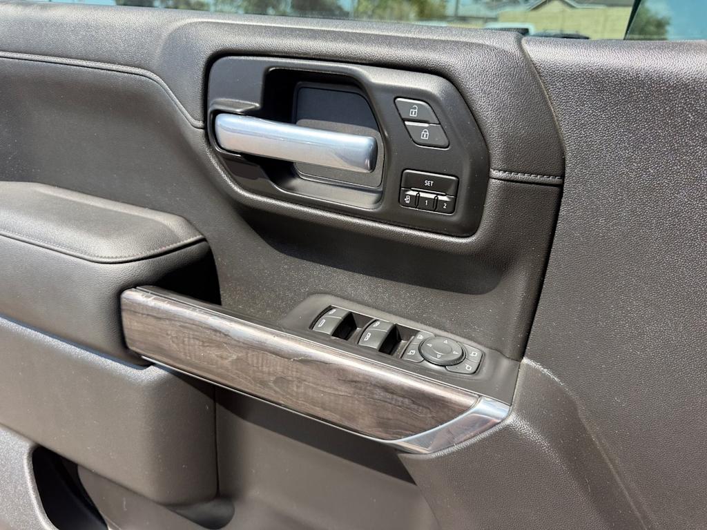 Thumbnail: 2021 Chevrolet Silverado 1500 - 19