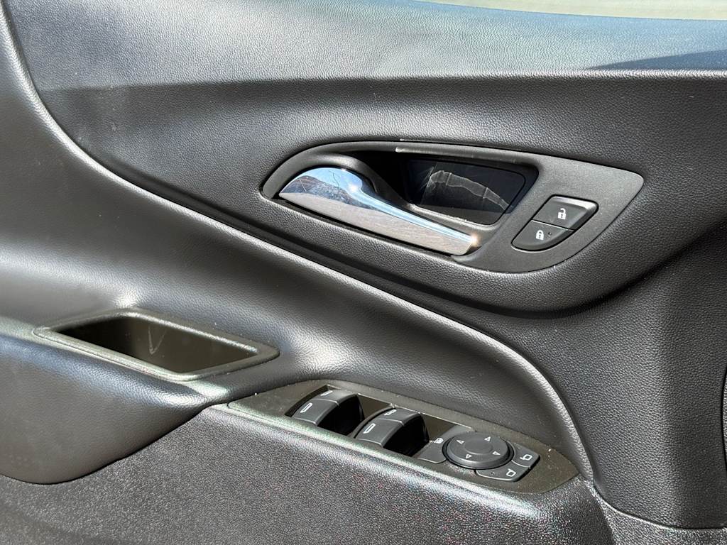Thumbnail: 2023 Chevrolet Equinox - 22
