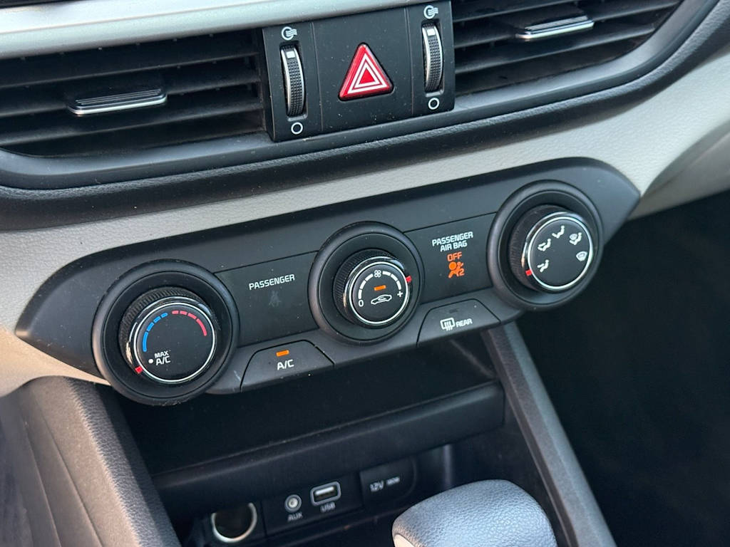 Thumbnail: 2021 Kia Forte - 25