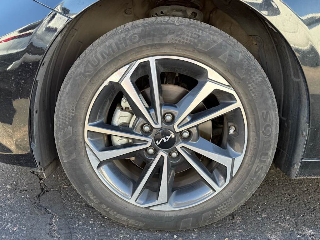 Thumbnail: 2024 Kia Forte - 4