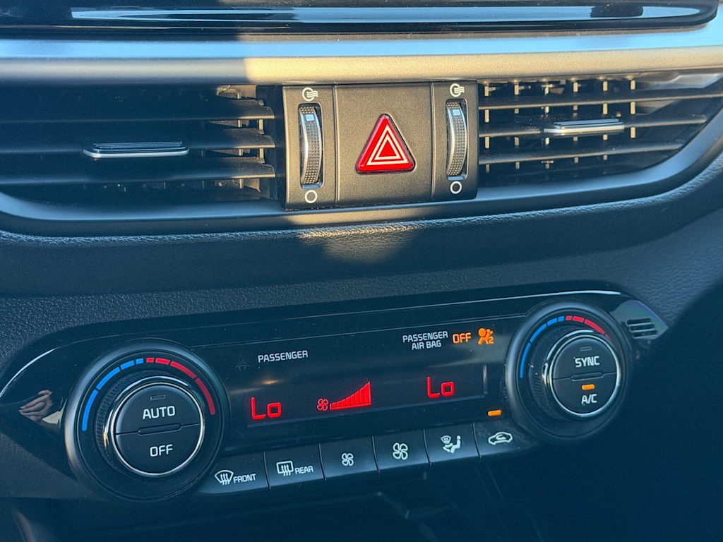 Thumbnail: 2022 Kia Forte - 14