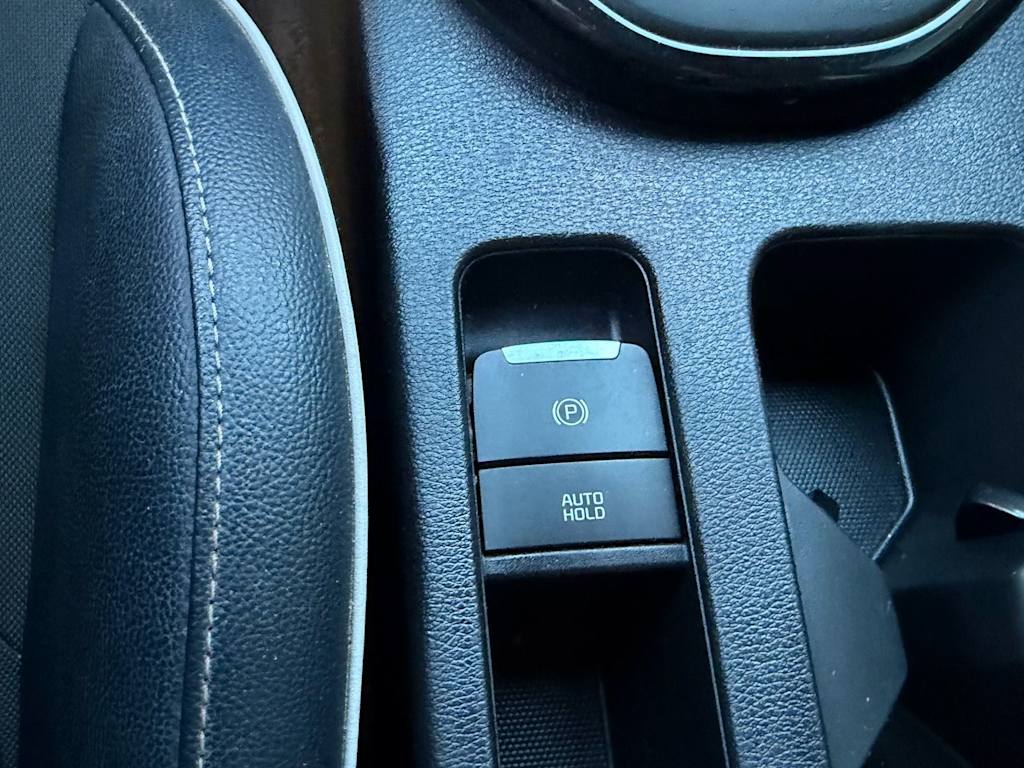 Thumbnail: 2022 Kia Forte - 16