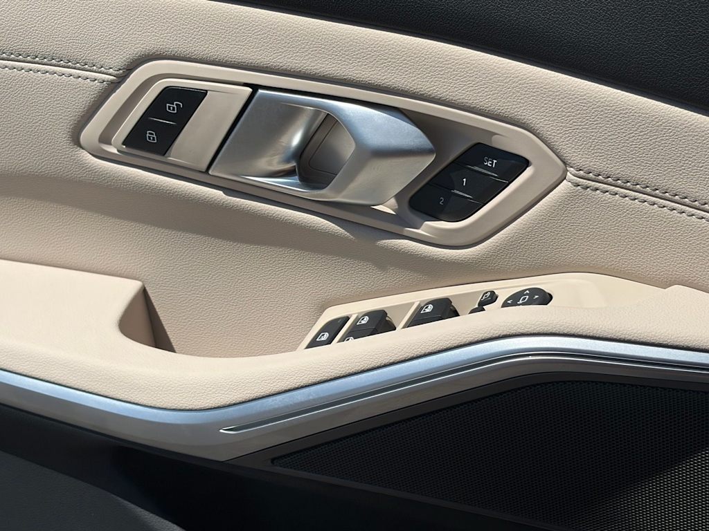 Thumbnail: 2025 BMW 3 Series - 22
