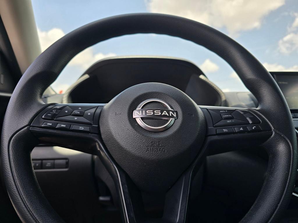 Thumbnail: 2025 Nissan Sentra - 18