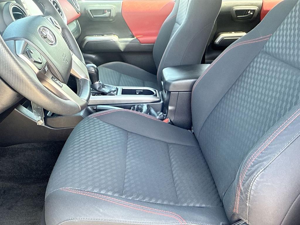 Thumbnail: 2022 Toyota Tacoma - 20