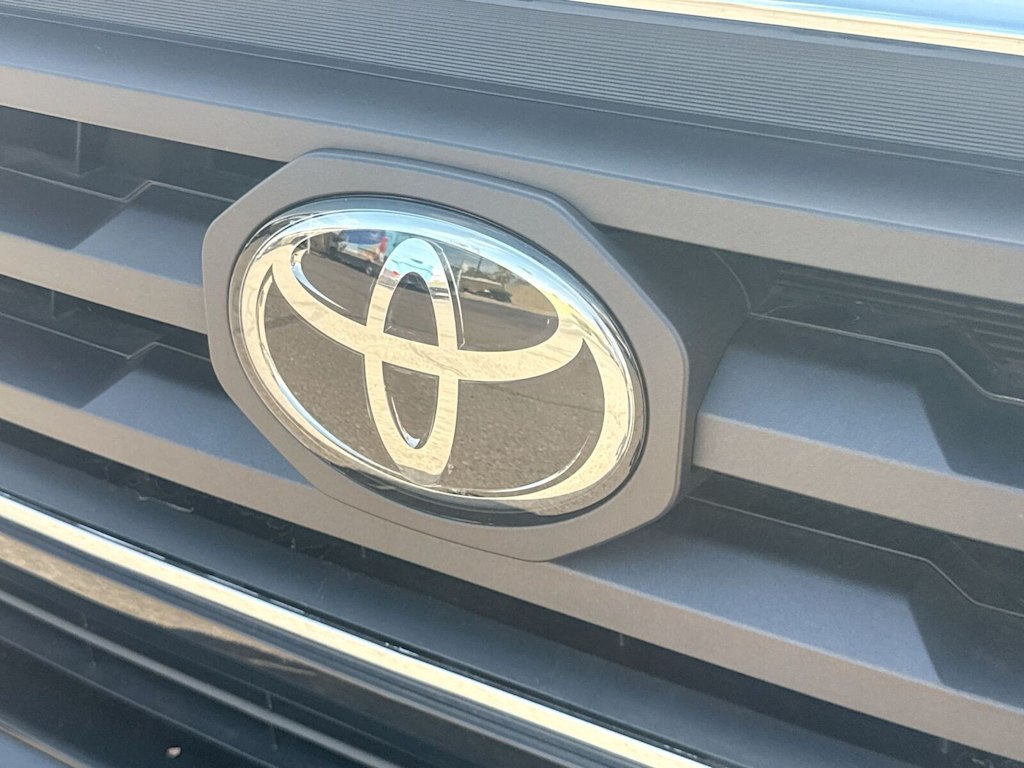 Thumbnail: 2022 Toyota Tacoma - 7