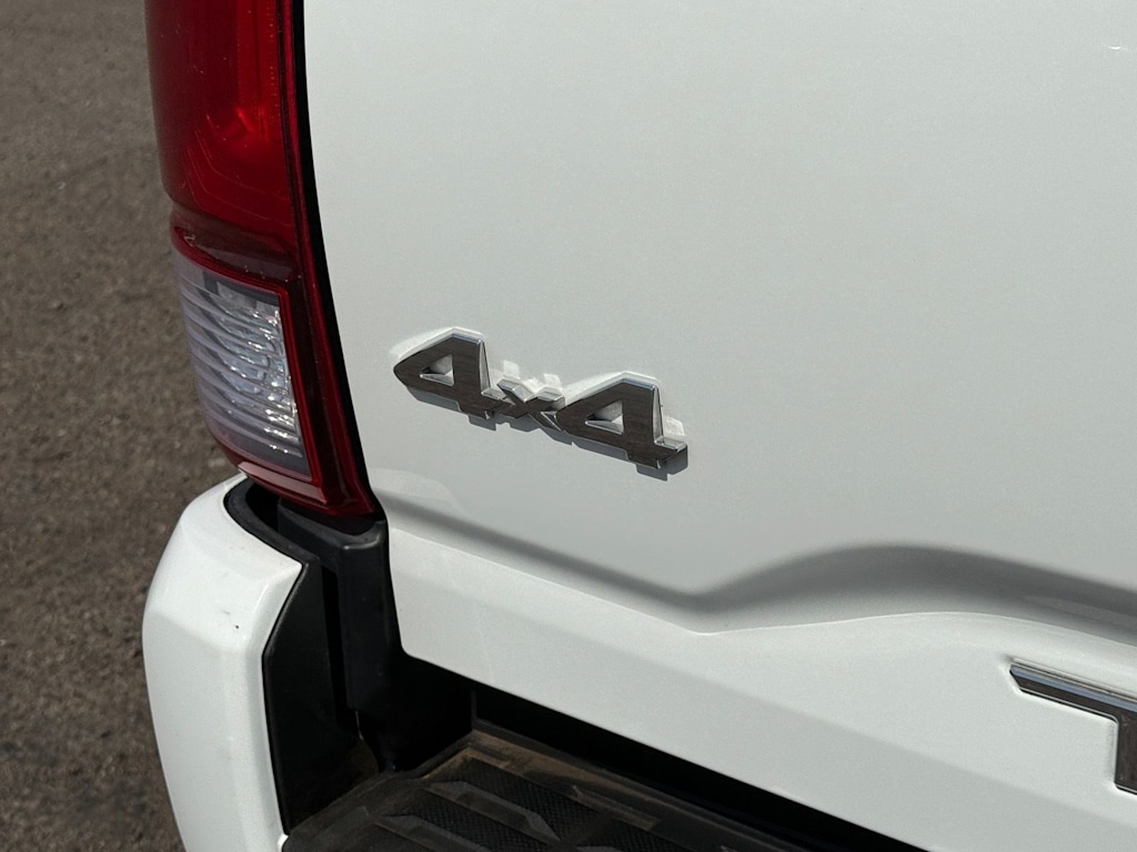 Thumbnail: 2022 Toyota Tacoma - 19