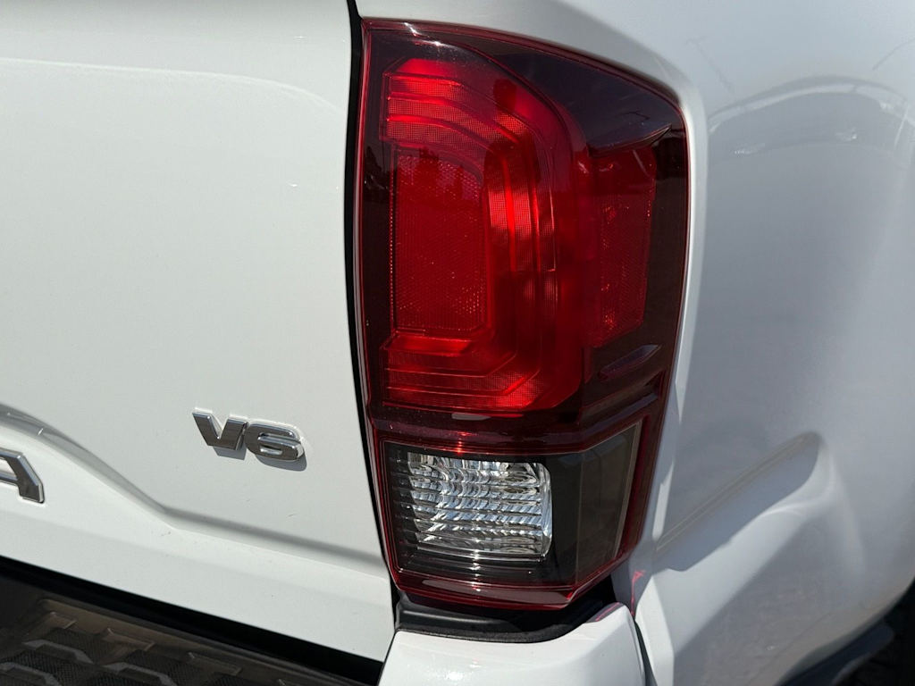 Thumbnail: 2022 Toyota Tacoma - 18