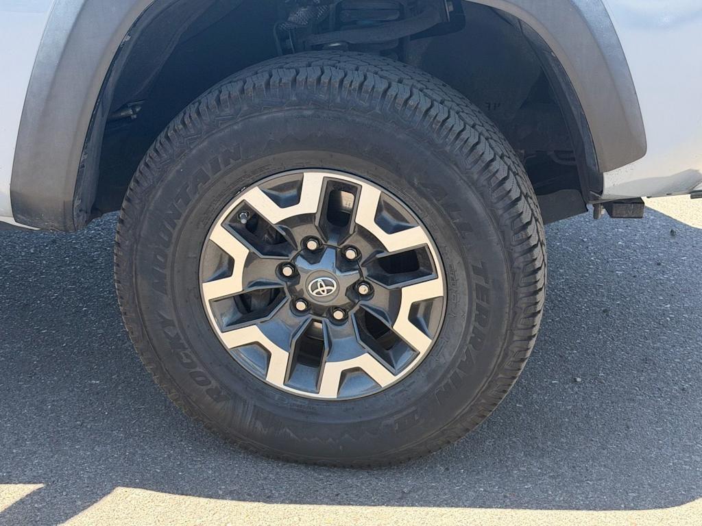 Thumbnail: 2019 Toyota Tacoma - 5