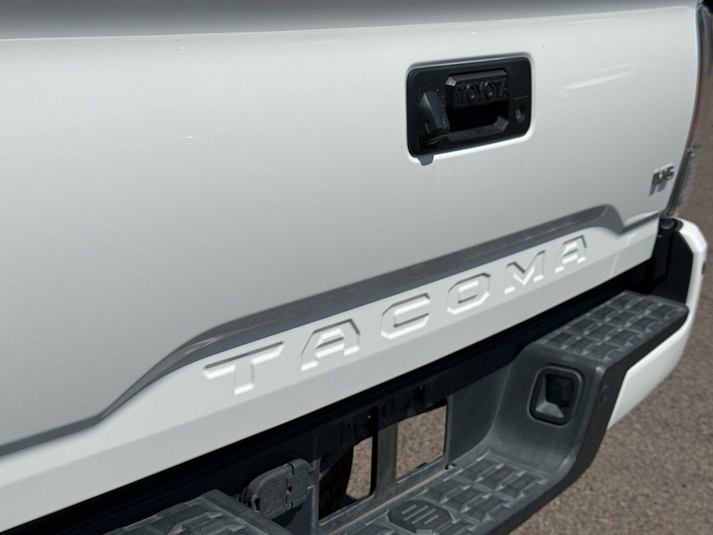 Thumbnail: 2022 Toyota Tacoma - 19