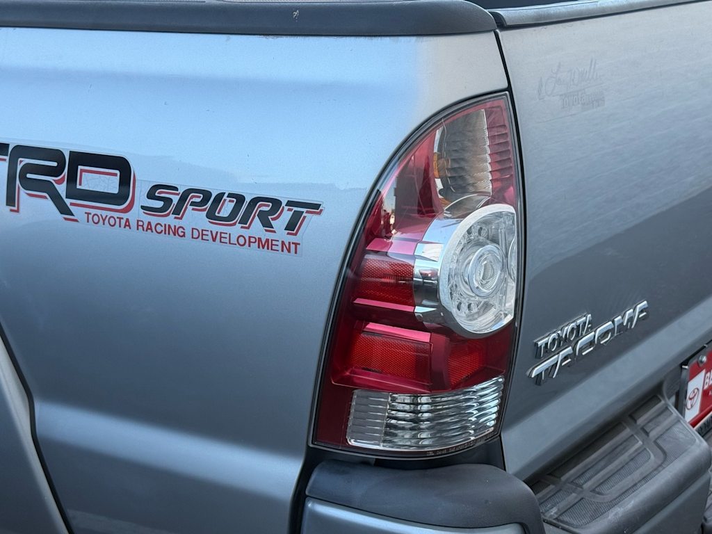 Thumbnail: 2014 Toyota Tacoma - 16