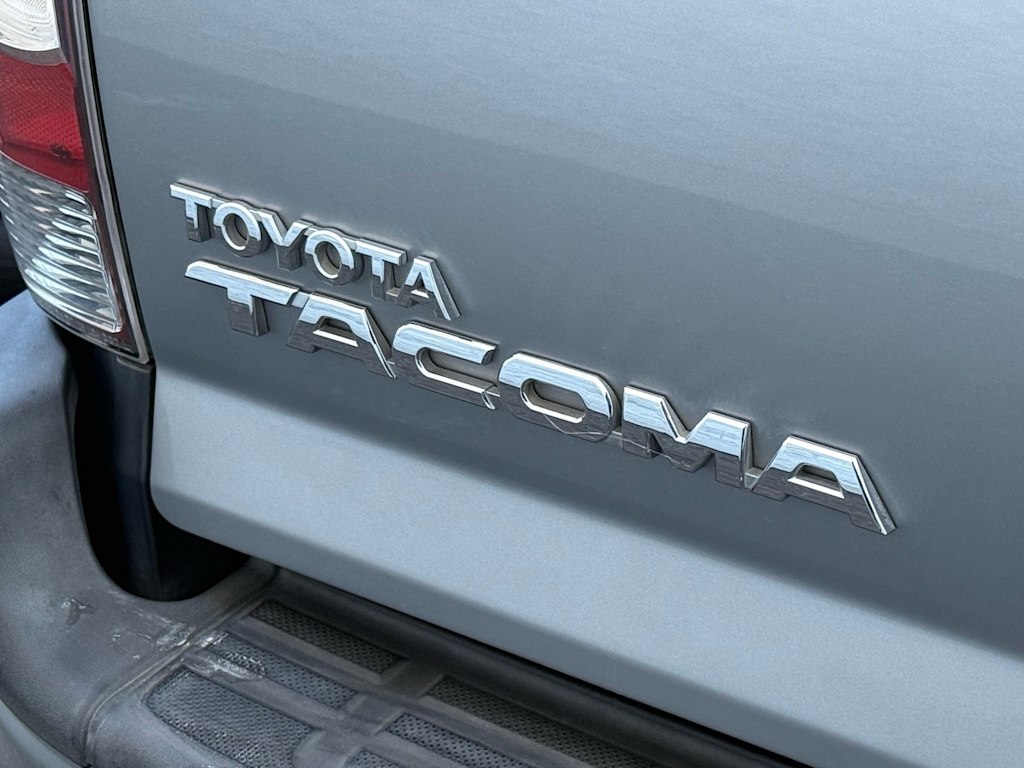 Thumbnail: 2014 Toyota Tacoma - 18