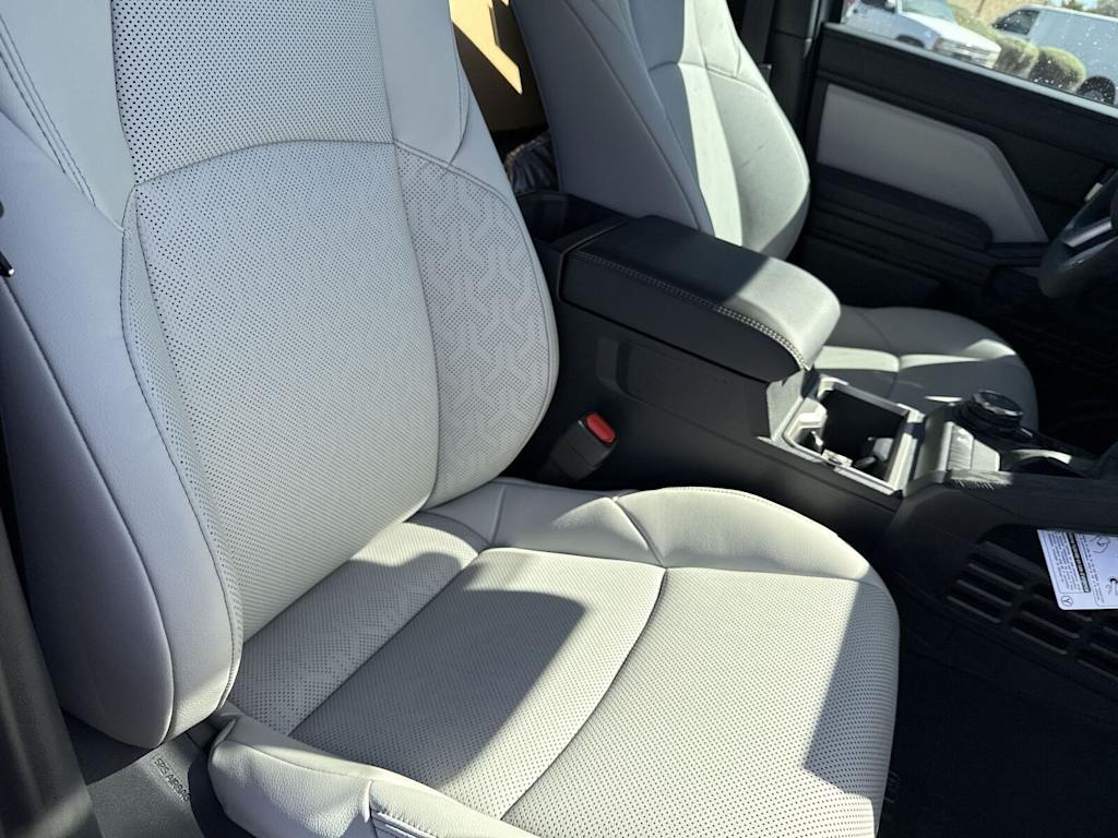 Thumbnail: 2025 Toyota Tacoma - 10