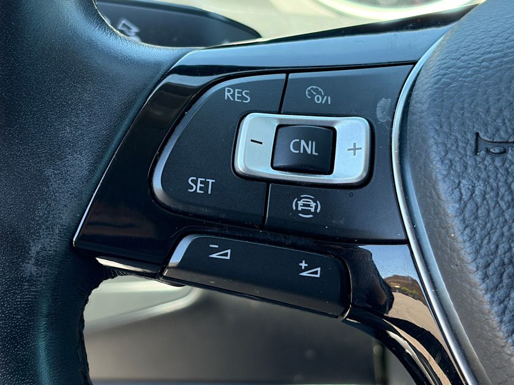 Thumbnail: 2019 Volkswagen Tiguan - 12