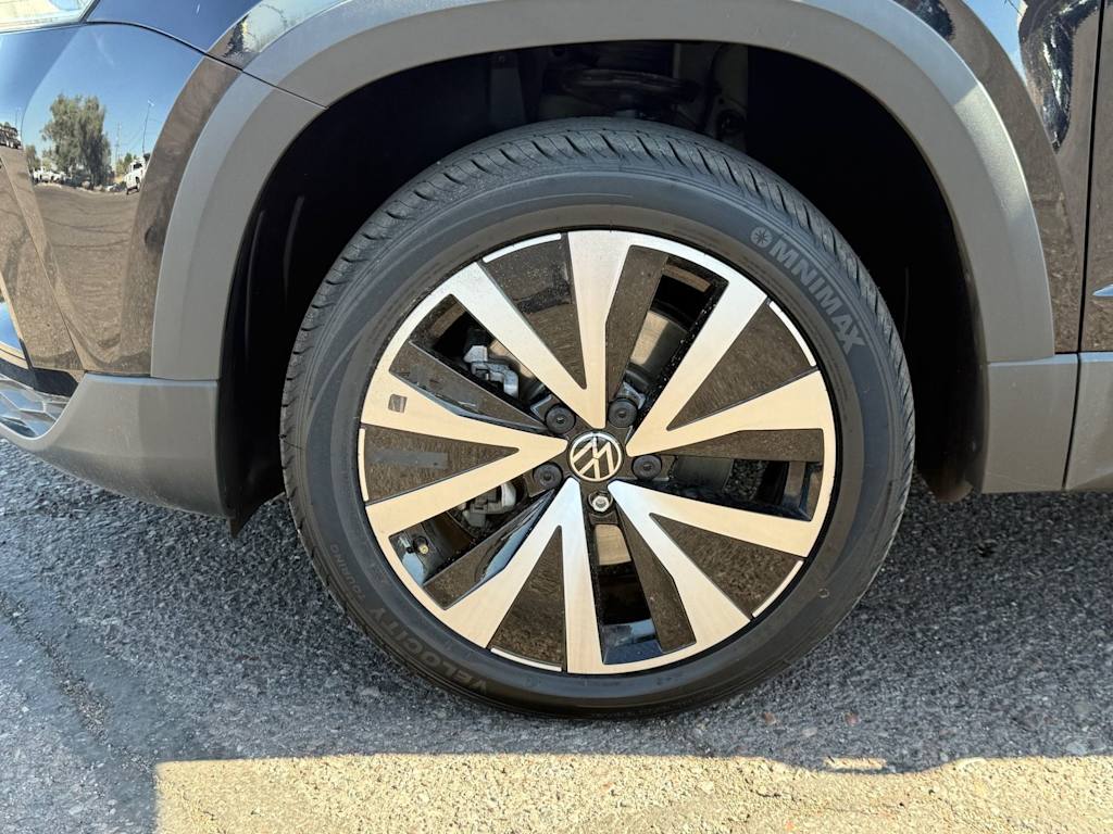 Thumbnail: 2024 Volkswagen Taos - 8