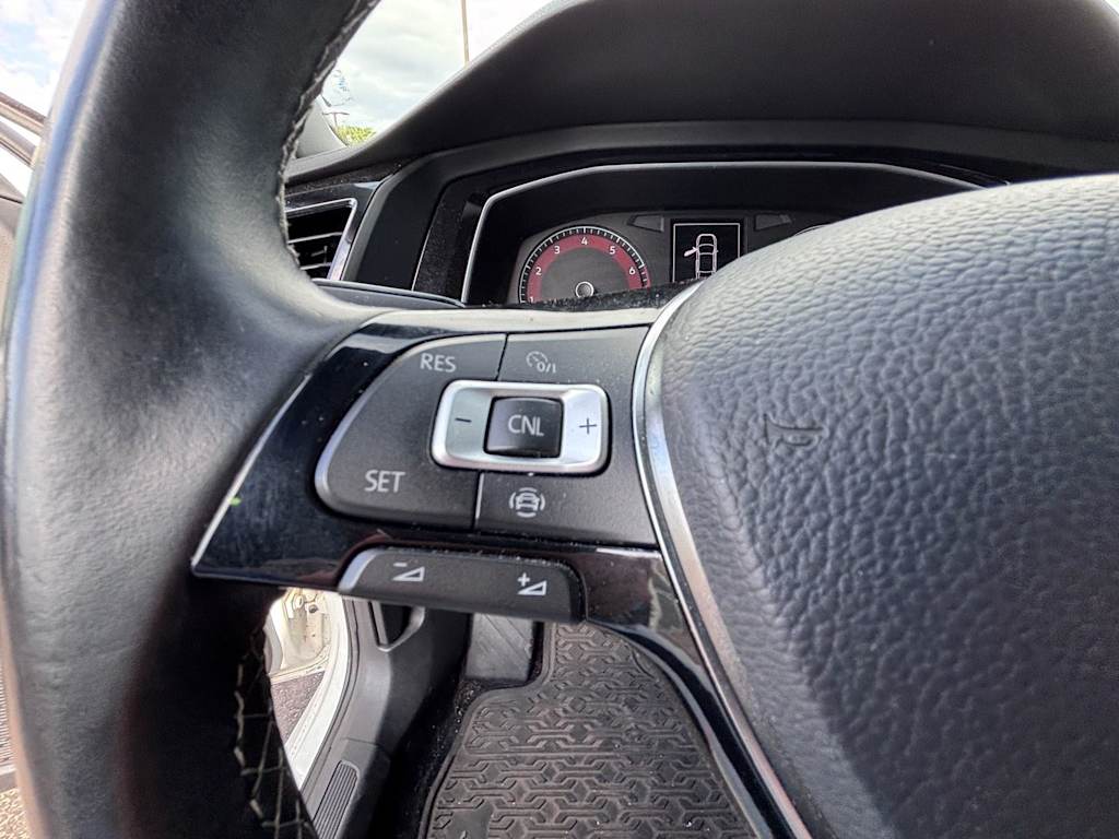 Thumbnail: 2021 Volkswagen Jetta - 18