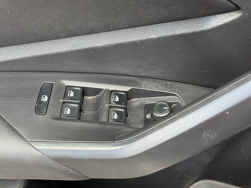 Thumbnail: 2019 Volkswagen Jetta - 14