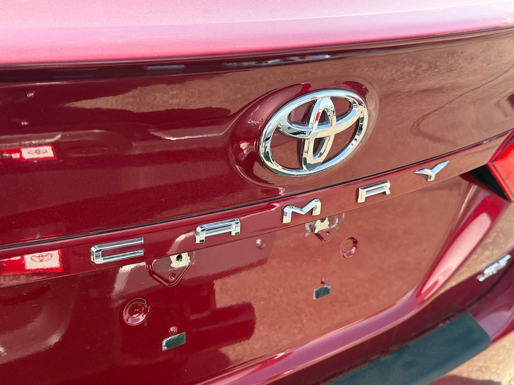 2018 Toyota Camry SE 4