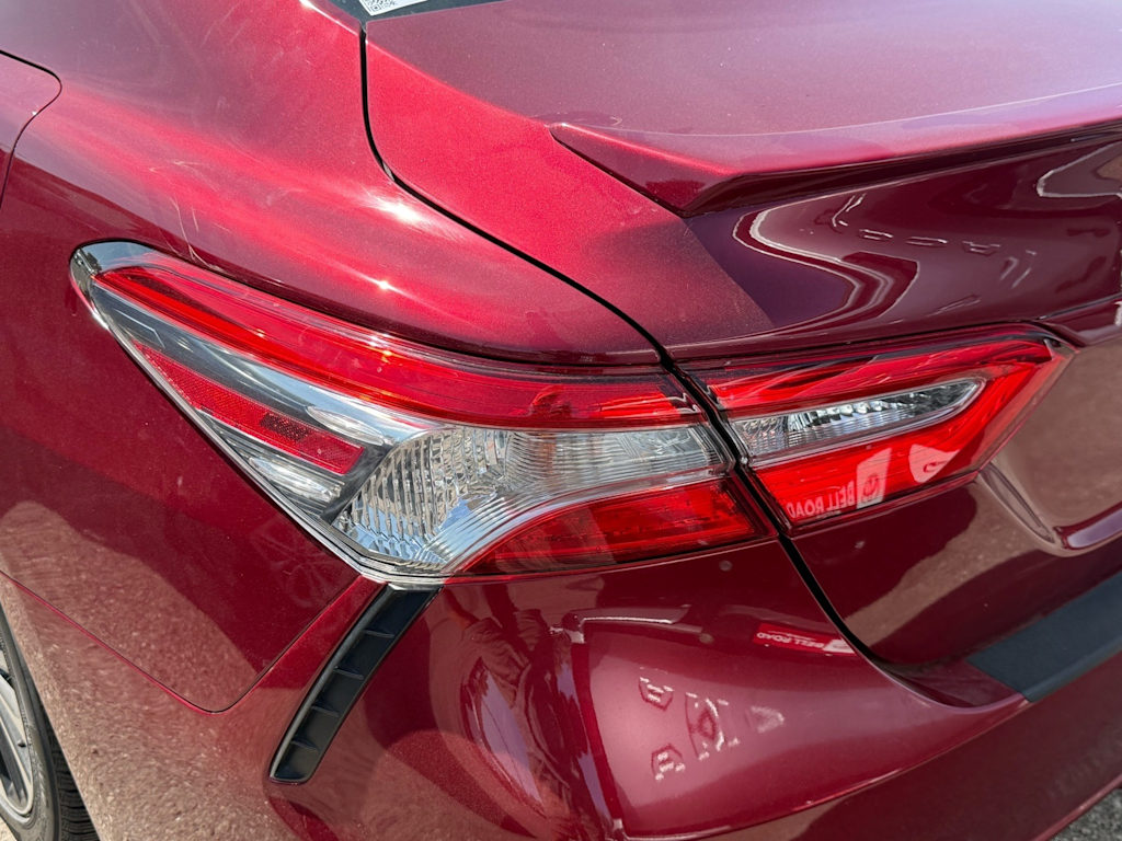 2018 Toyota Camry SE 14