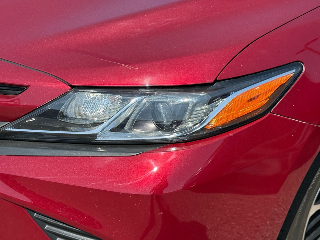 2018 Toyota Camry SE 10