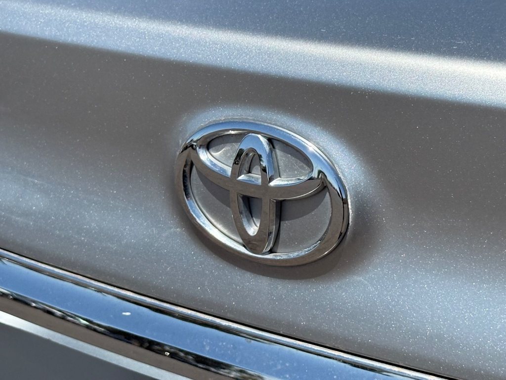 Thumbnail: 2017 Toyota Camry - 15