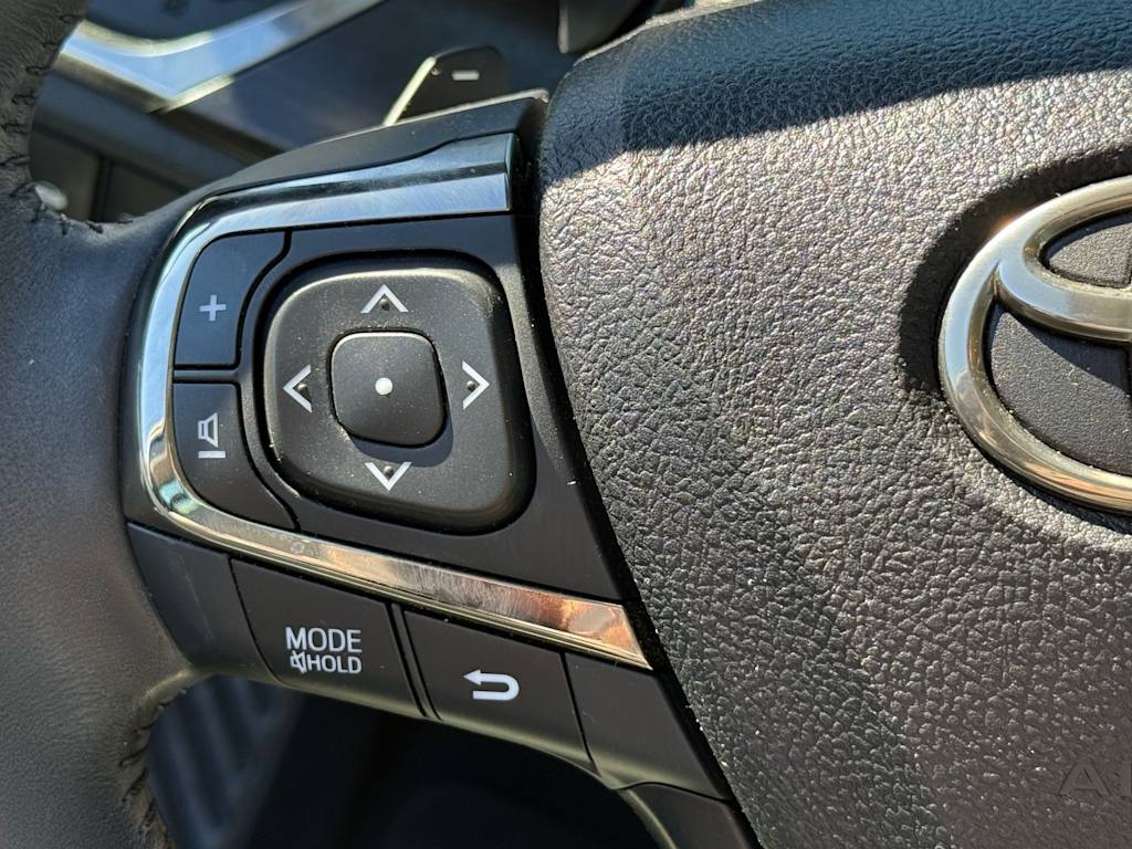 Thumbnail: 2016 Toyota Avalon - 17