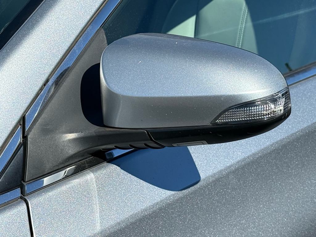 Thumbnail: 2016 Toyota Avalon - 16